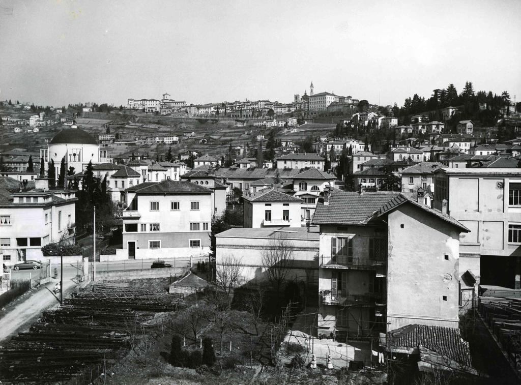 Lavori in Santa Lucia · Historify