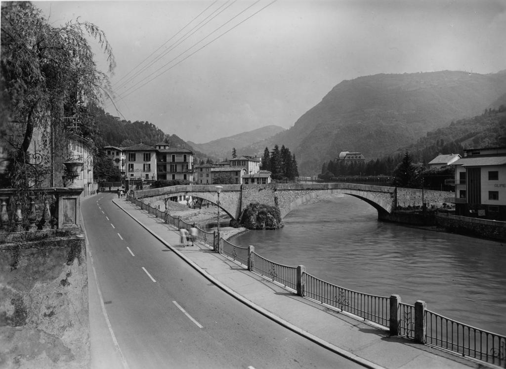 Strada, San Pellegrino Terme · Historify