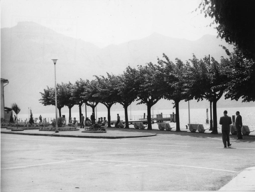 In Riva Al Lago D'Iseo, Castro · Historify