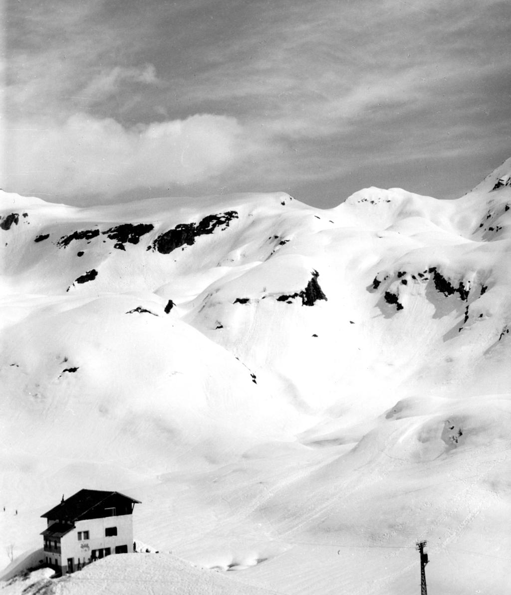 Rifugio Fratelli Calvi invernale · Historify
