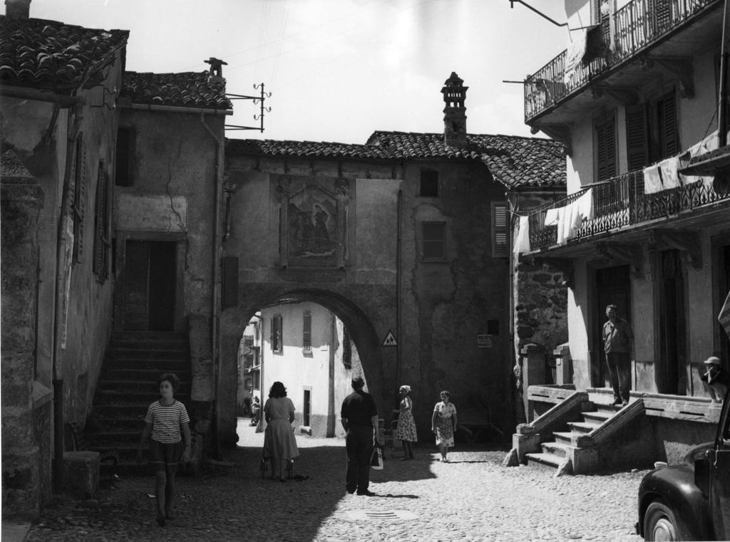 Passeggiando A Rovetta · Historify