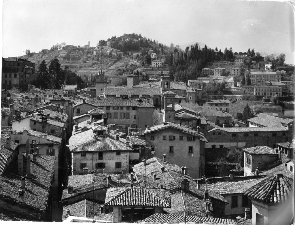 Panoramica della Corsarola · Historify